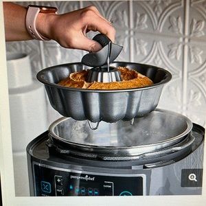 Pampered Chef Fluted Cake Pan New in Box